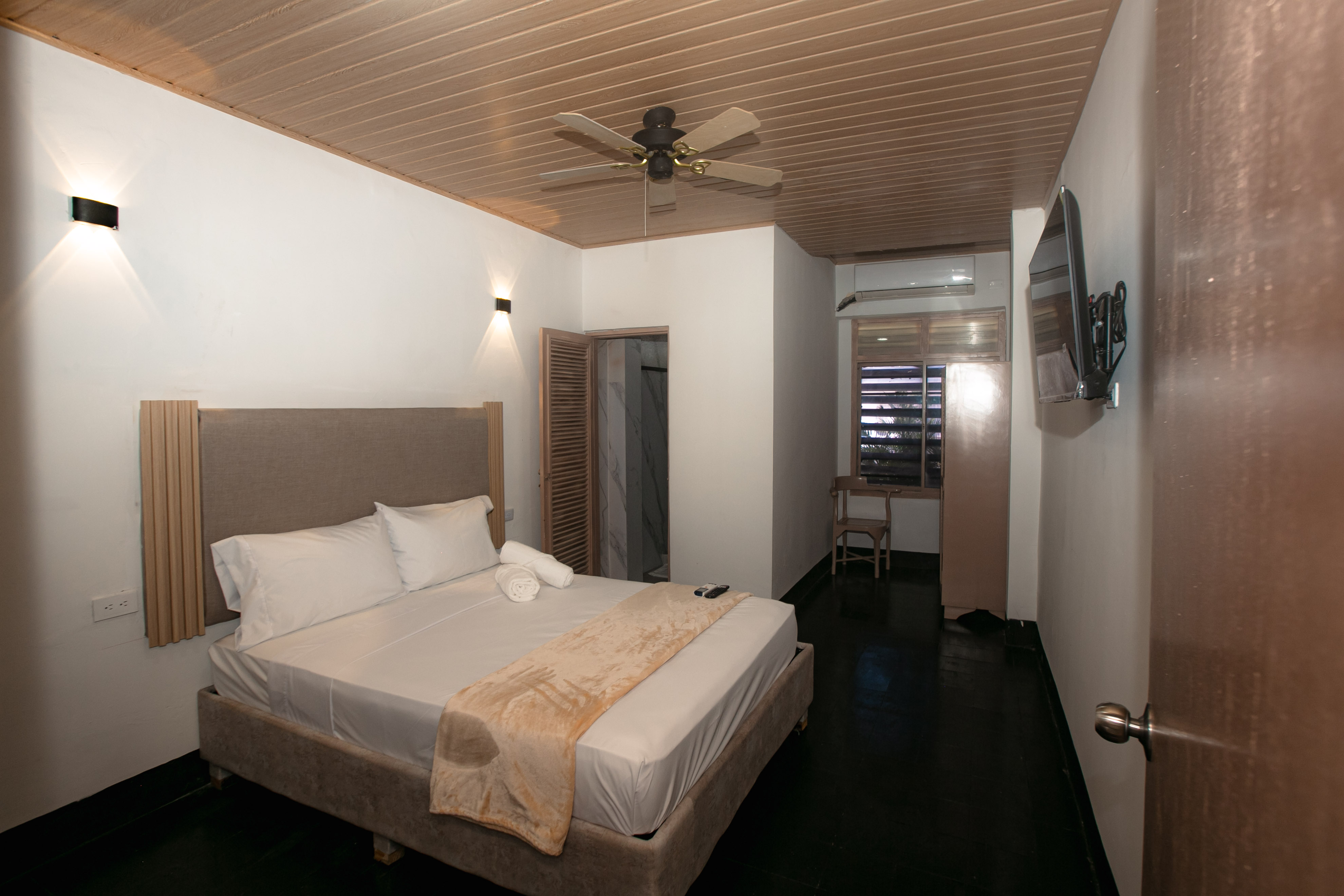Habitación Estandar — Casa Santa Cruz & Social Coffee, Manga, Cartagena